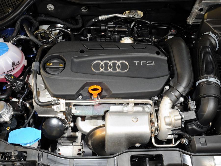 Моторный отсек Audi A1 TFSI S-Line 2010 года  (ZA) (фото 5 из 15)